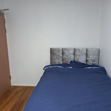 Double En-Suite Rooms Nevendon Esterno foto