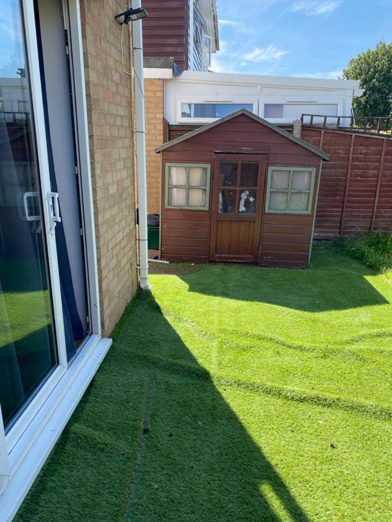 Double En-Suite Rooms Nevendon Esterno foto